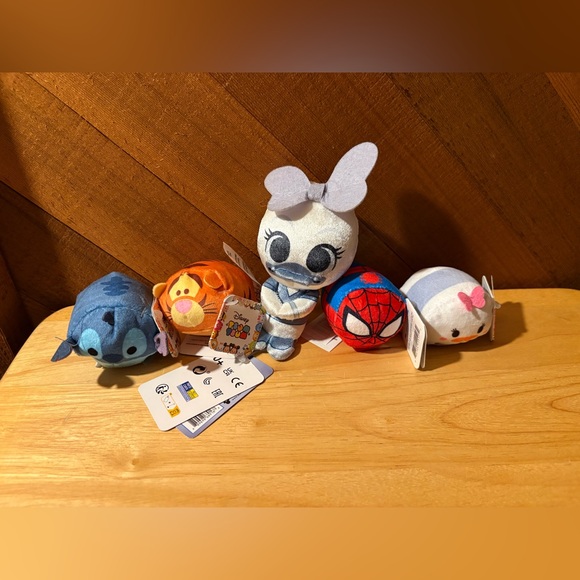 Disney Other - Disney Tsum Tsum Plush Lot NWT Funko Exclusive Metallic Daisy